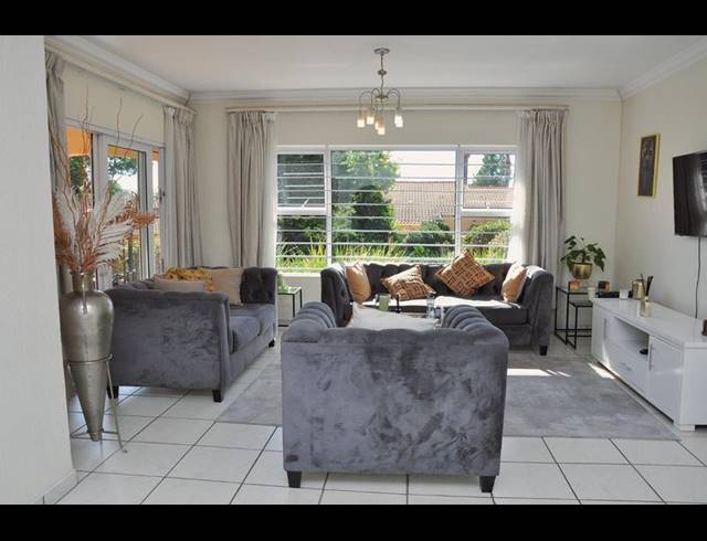 3 BEDROOM TOWNHOUSE FOR SALE IN EDENBURG